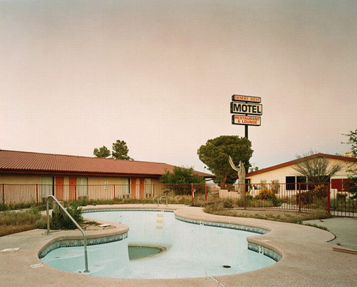 funimages image photo insolite piscine eau bassin motel hotel